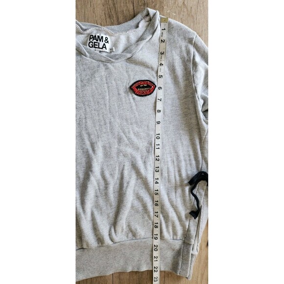 Pam & Gela Lips Patch Sweatshirt Women’s Small Gray Side Tie  Made in USA - Picture 8 of 9